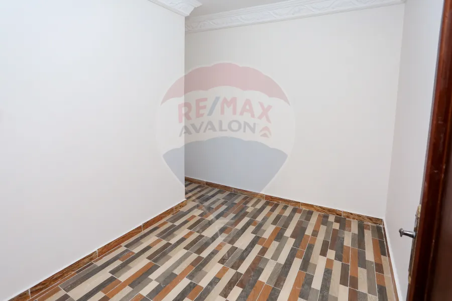 دوبلكس للإيجار  300 م سموحة (ش بهاء الدين الغتوري - خطوات من فوزي معاذ)