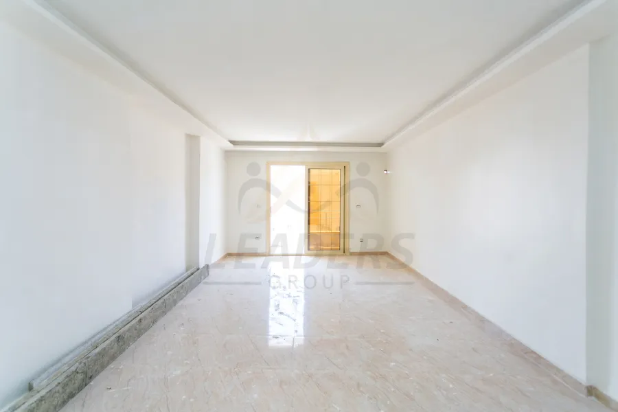 شقة للبيع 135 م جليم (خطوات من الترام)