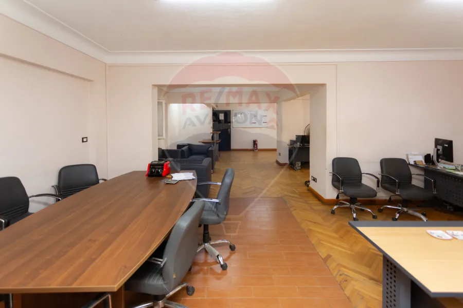 شقة للبيع 300 م سموحة (ش الطيار محمود شكري)