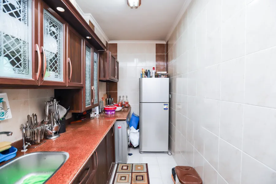 شقة للبيع 135م لوران ( بين الترام و شارع أبوقير )