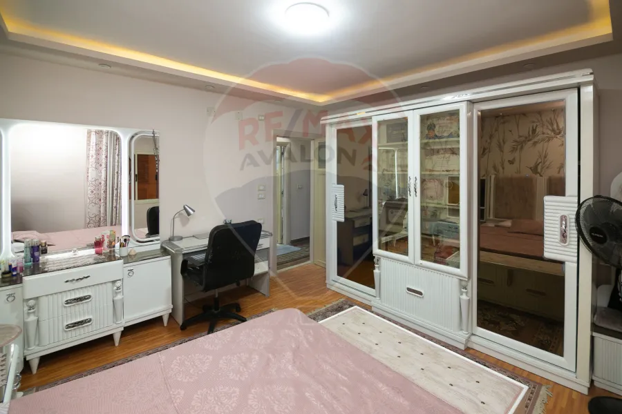 شقة للبيع 248 م السرايا (ش عبد السلام عارف)