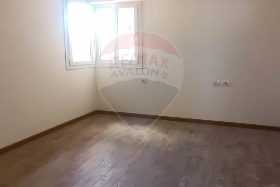 شقة للإيجار 175 م سموحة (جراند فيو)