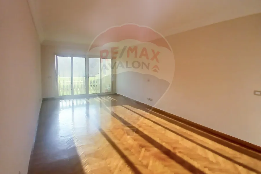 شقة للبيع 160 م لوران (ش عبد الحميد الديب)