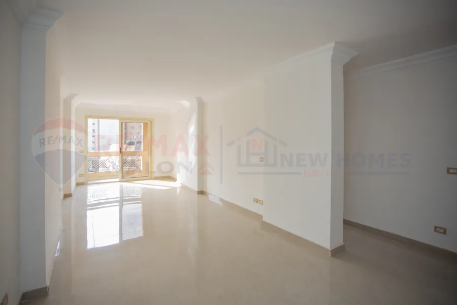 شقة للبيع 185 م لوران (متفرع من ش الاقبال)