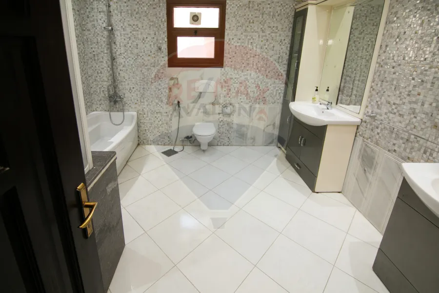 شقه دوبلكس للبيع 650 م لوران (ش عبدالسلام عارف)