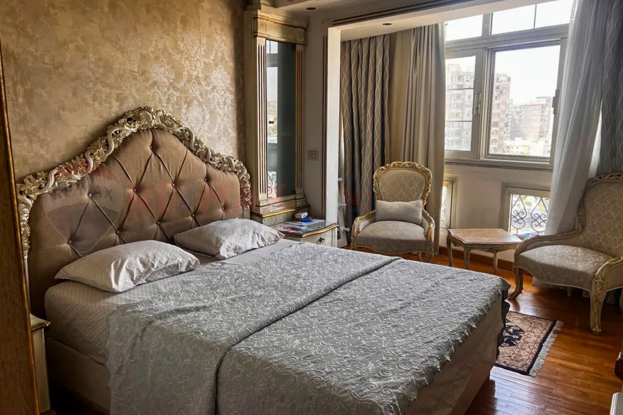 شقة للبيع 210 م وابور المياه (خطوات من النادى الاوليمبى)