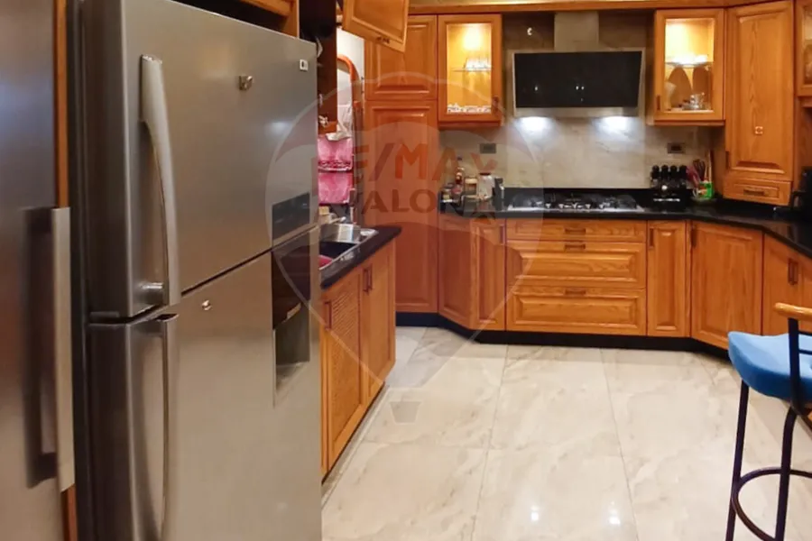 Apartment for sale El Shatby (University Bridge St.) 265 m