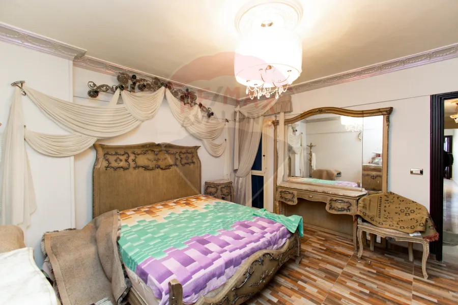 شقة للبيع 165 م فلمنج (شارع عبدالفتاح الطويل)