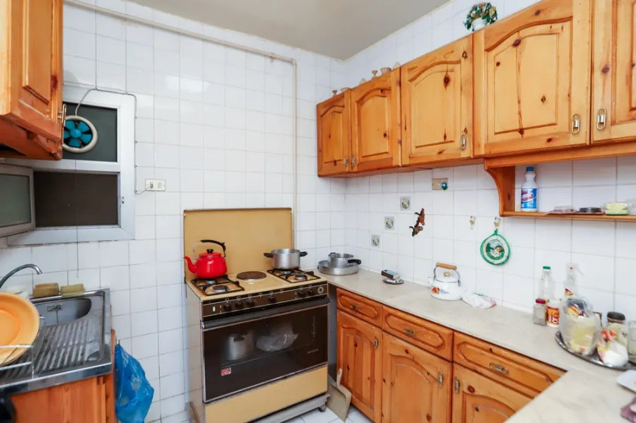 شقة مفروش للإيجار100م جليم ( علي البحر مباشرة)