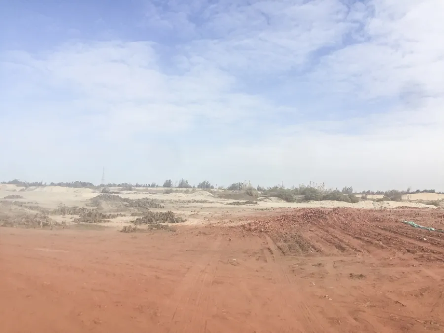Bricks Factory For Sale 42,000m Elnatron Valley (Elhamra District )