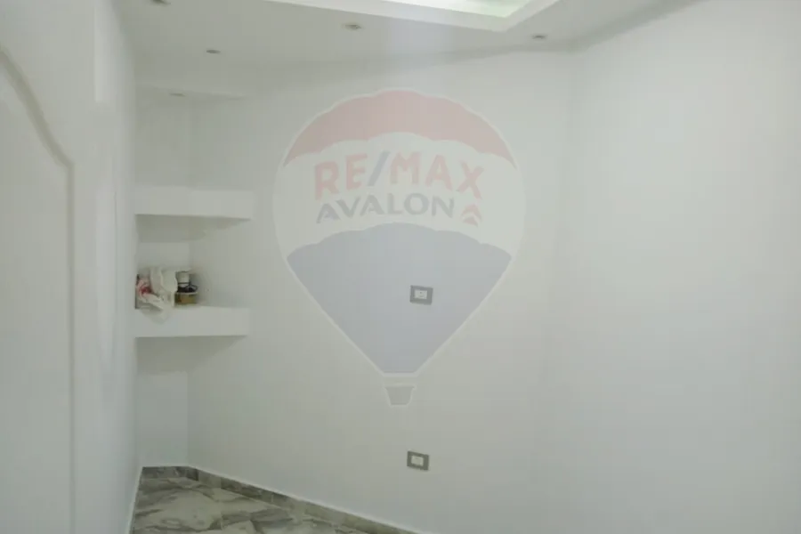 مقر إداري للايجار 100 م محطة الرمل (ش شاكور)