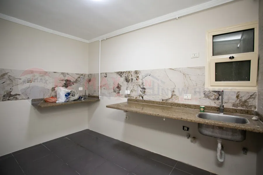 شقة للبيع 195 م كفر عبده (خطوات من سانت جيني - برج براند)