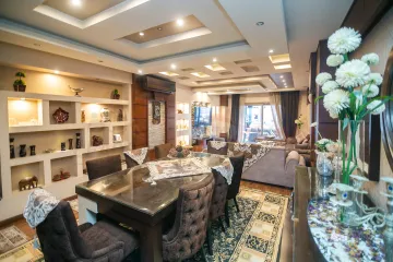 شقة للبيع  220 م السرايا (ثاني نمرة من البحر)