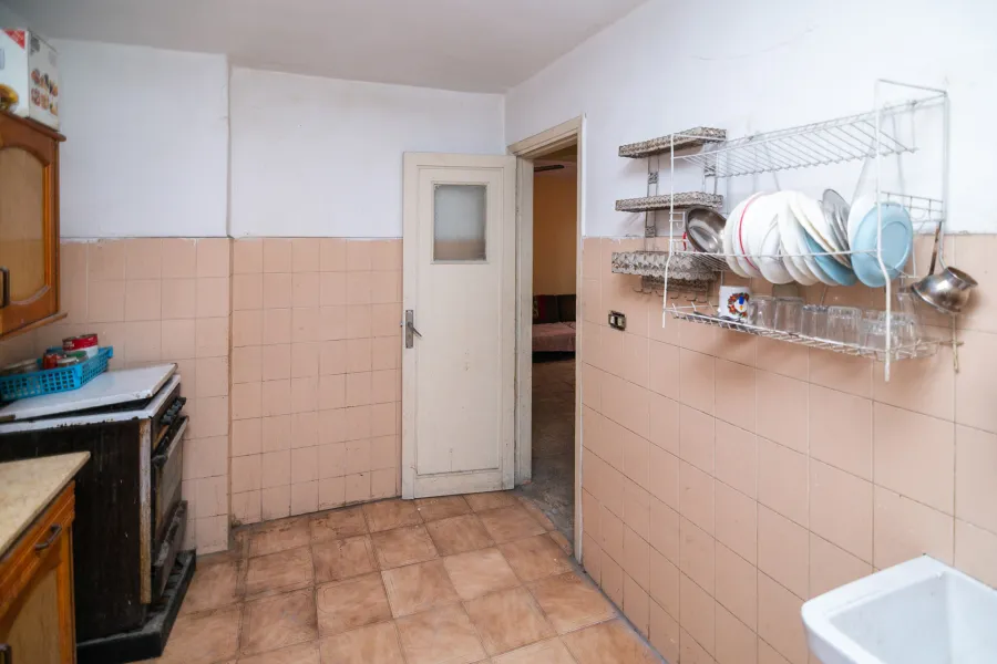 شقة للبيع 120 م ميامي (ش ابو العرب)