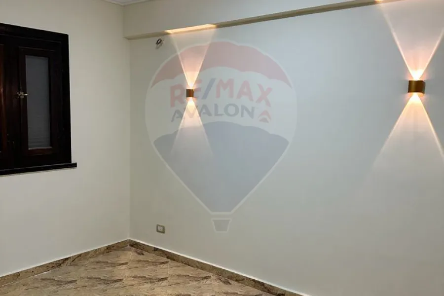 فيلا ستاند الون للبيع (قرية فالنسيا - الكيلو 57) 350 م