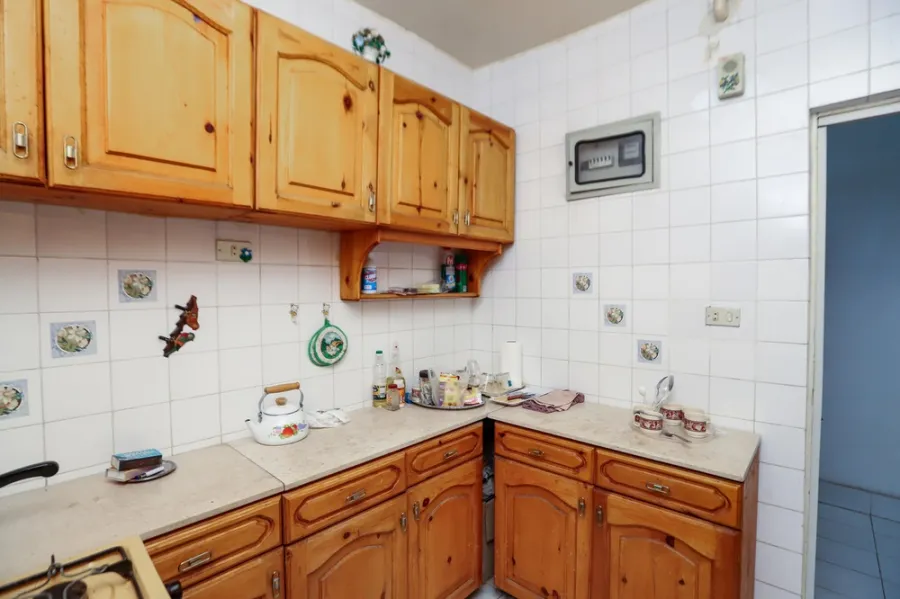 شقة مفروش للإيجار100م جليم ( علي البحر مباشرة)