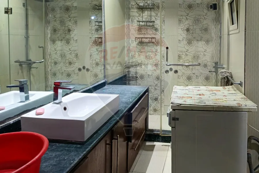 شقة للبيع 138 م بوكلي (أمام فتح الله ستانلي)