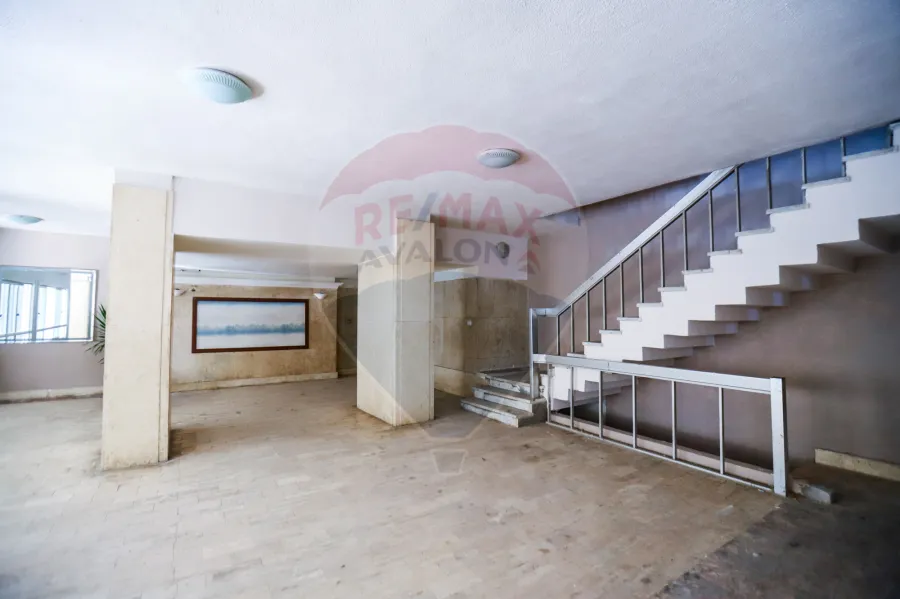 شقة للبيع 120 م لوران (أول نمرة من ش أبوقير)