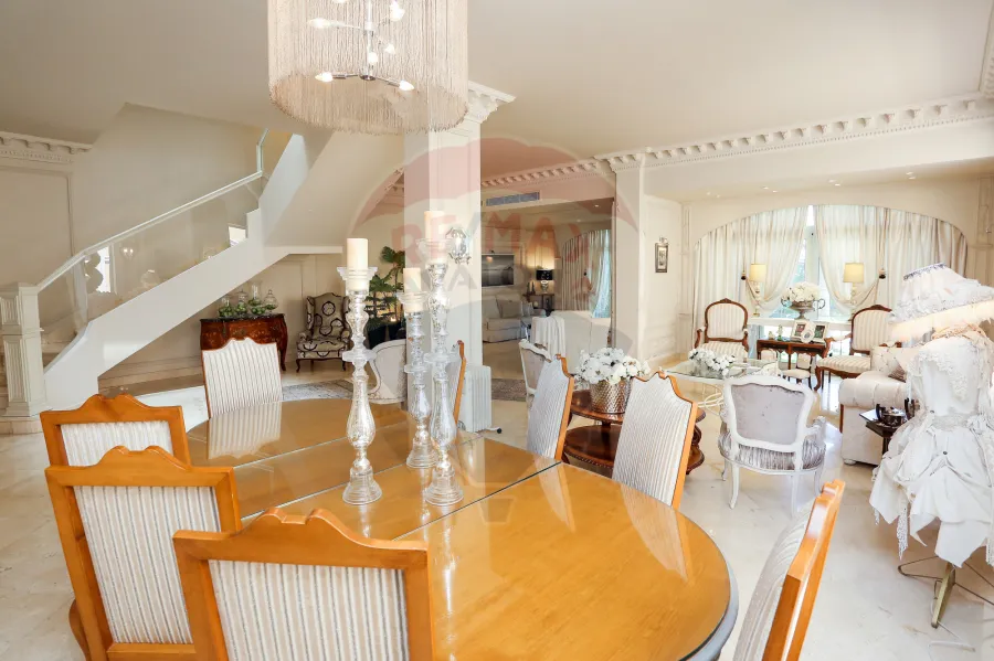 فيلا للبيع 330 م ( كومباوند ميروزا ) - بجوار كارفور سيتي سنتر