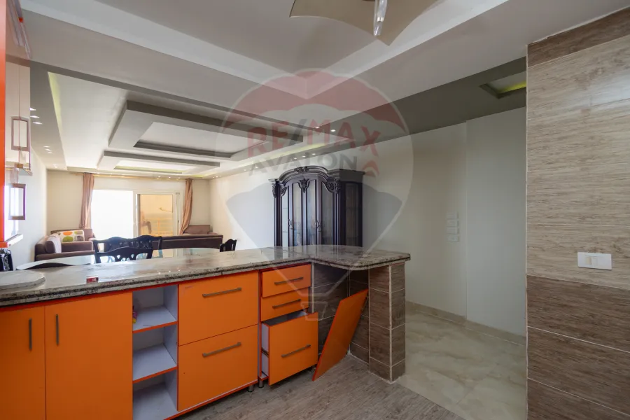 شقة للبيع 220 م سيدي بشر (طريق الجيش)