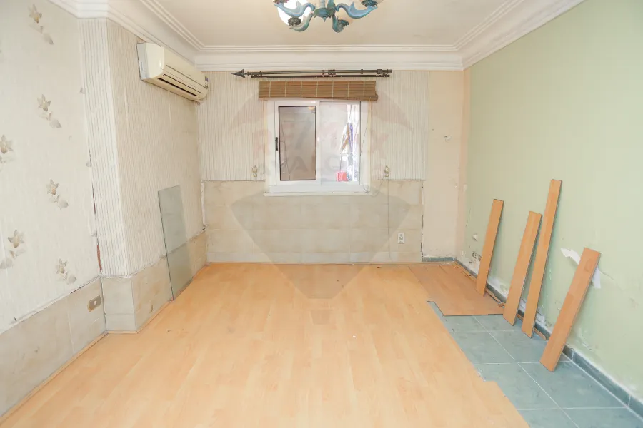 شقة للبيع 285 م لوران (ش عبد السلام عارف)