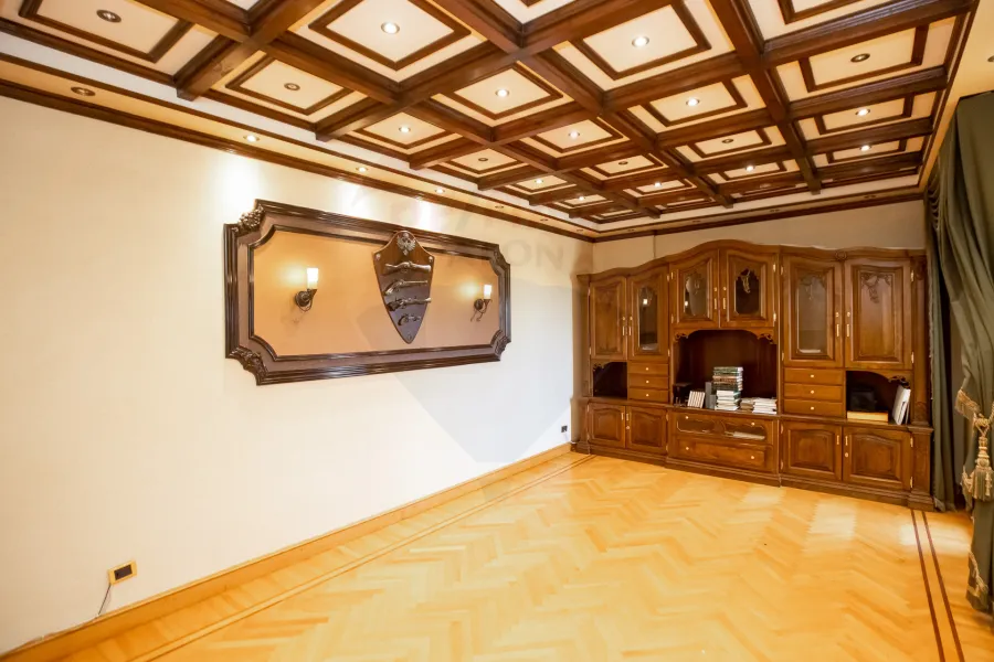 Apartment for rent 385 m Latin District (Al-Sultan Hussein St.)