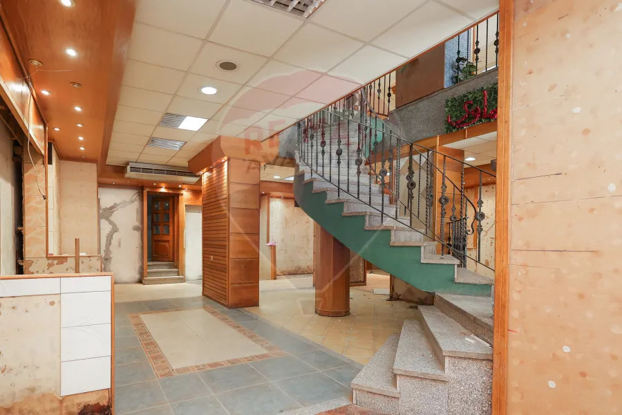 محل + ميزان للبيع 345 م  سموحة (بجوار الهلال الاحمر و مستشفى الاندلسية)