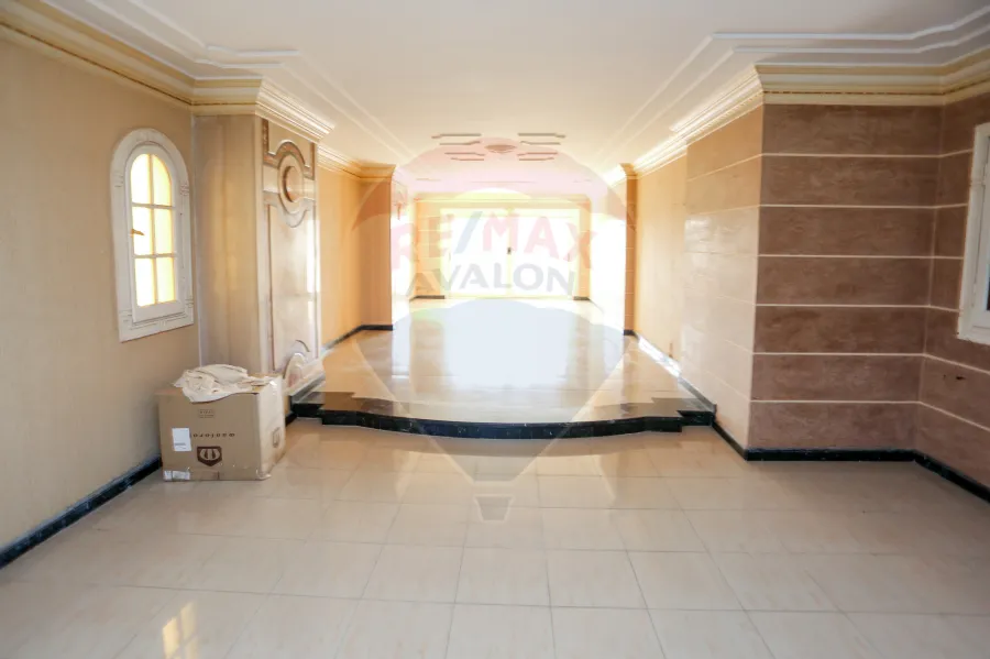 شقة للبيع 185 م كامب شيزار ( شارع احمد قمحه )