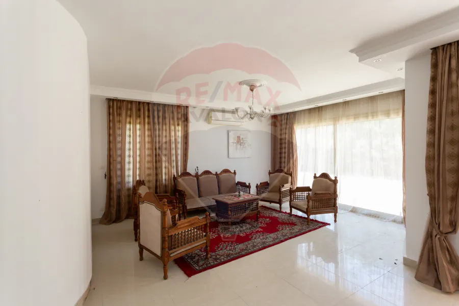 فيلا توين هاوس للبيع 450 م اليكس ويست (مرحلة أنطونيادس)