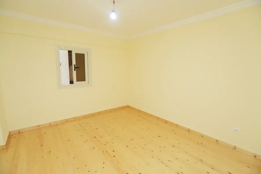 شقة للبيع 210م سموحة (ش مسجد ناصر) -