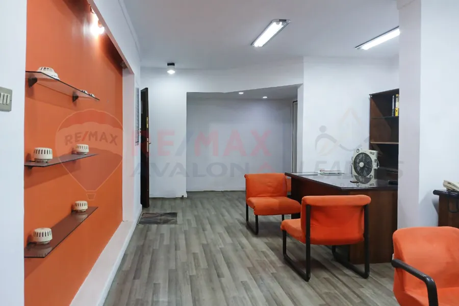 مقر اداري للبيع 110 م مصطفي كامل (أمام كيروسيز مول)