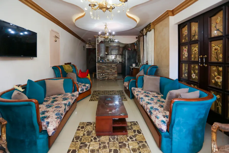 شقة للبيع 135 م جناكليس (ش عمر المختار)