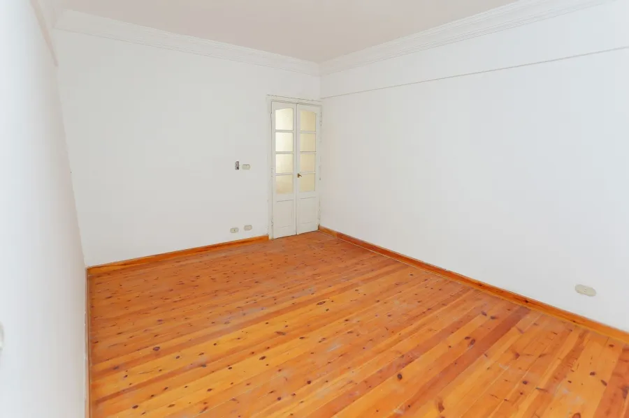 Apartment for sale 250m Loran