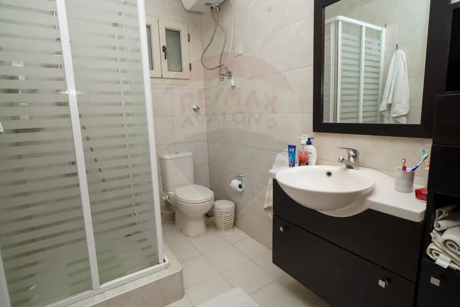 فيلا للبيع 4,200 م (فدان) كينج مريوط (بالقرب من واحة خطاب)