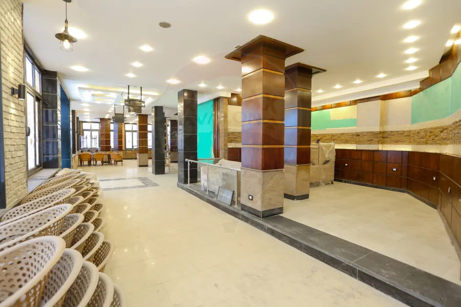 Store for sale 423 m + Mizzane 70 m Al-Mansheya (Direct on sea) - available for cafe or restaurant