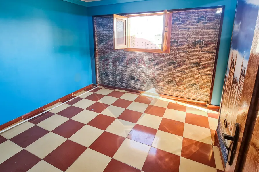 شقة للايجار 170 م سبورتنج (خطوات من شارع ابوقير - بوابه النادي)