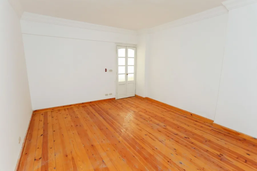 Apartment for sale 250m Loran