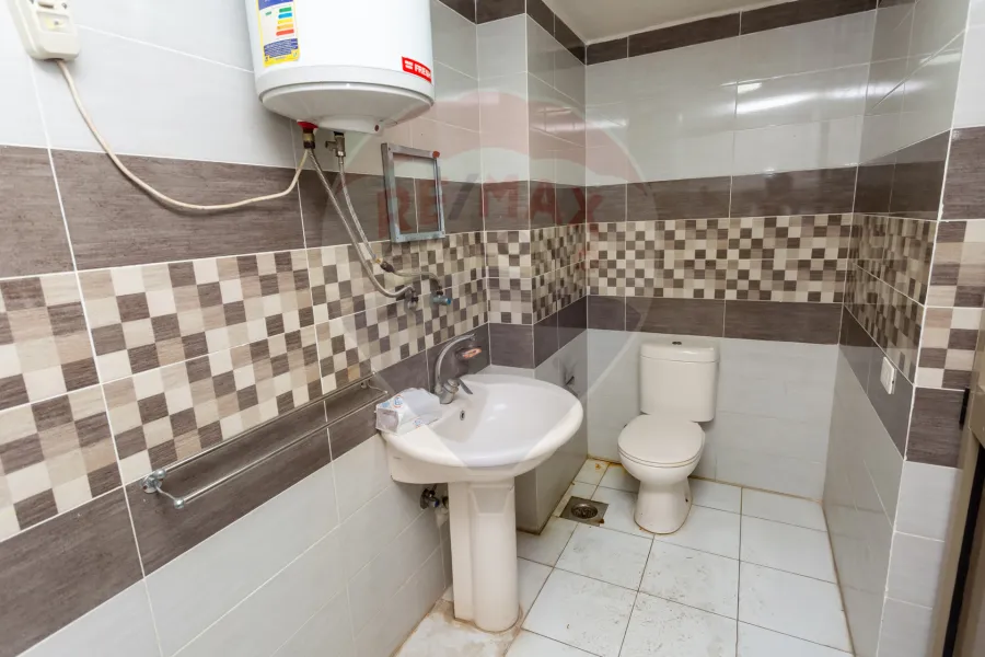 Commercial Mezzan for sale 500 m Victoria (Al-Saaa Square)