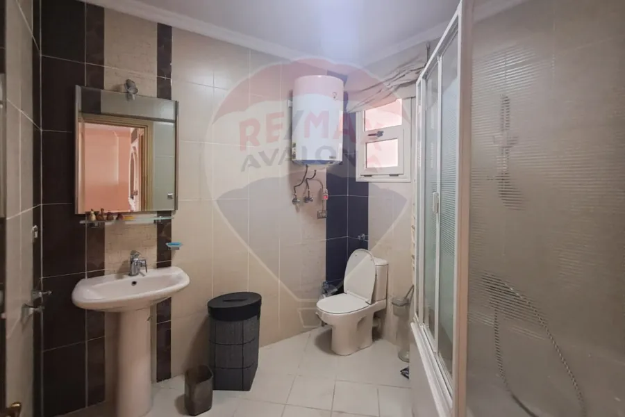 شقة للإيجار المفروش 200 م سموحة (ش فوزي معاذ