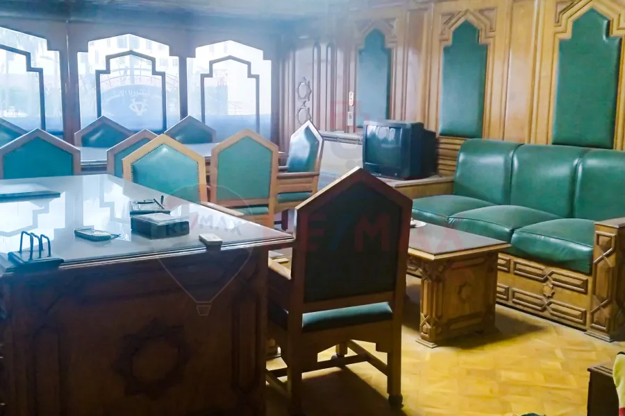 ميزان اداري مفروش  للايجار 250 م لوران (ش الاقبال)