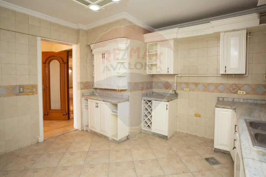 شقة للبيع 380 م كامب شيزار (شارع بورسعيد)