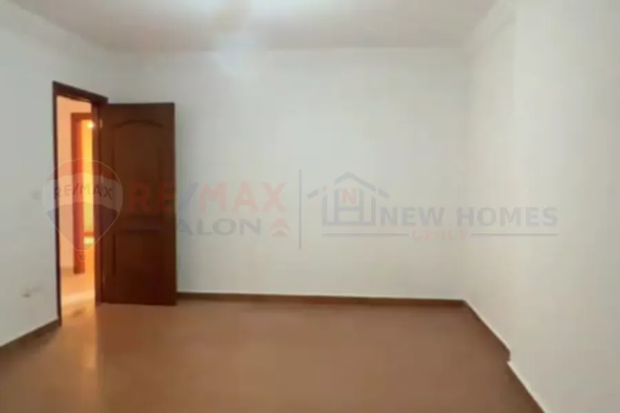 شقة للايجار 235 م لوران (ش شعراوي)