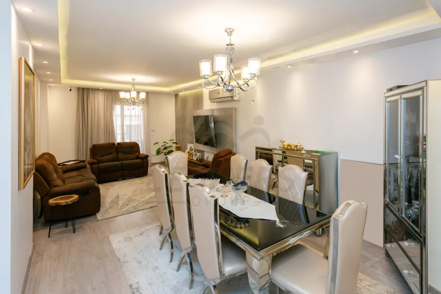 شقة للبيع 140 م كفر عبده (ش ابراهيم راضي)