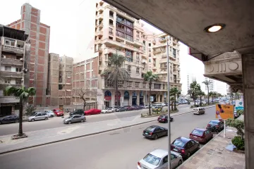 مقر إداري للإيجار 370 م سموحة (ش فوزي معاذ)