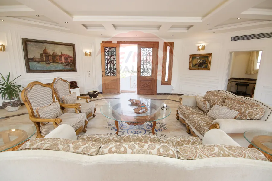 فيلا للايجار  المفروش  720م الساحل الشمالي (قرية فيردينيا الكيلو 39 -على بعد ١٠دقائق من كارفور العروبه الكينج مريوط)