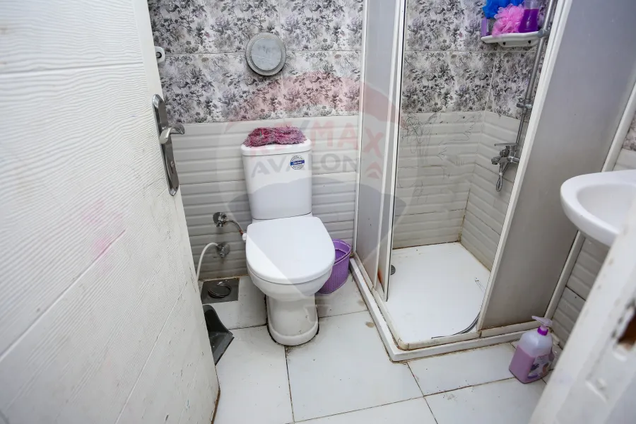 شقة للبيع 80 م جناكليس (ش عمر المختار)