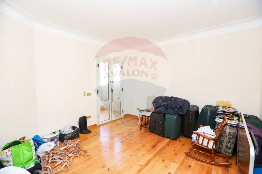 Duplex for rent 215 m Stanly ( Sec Num Branched from the sea )