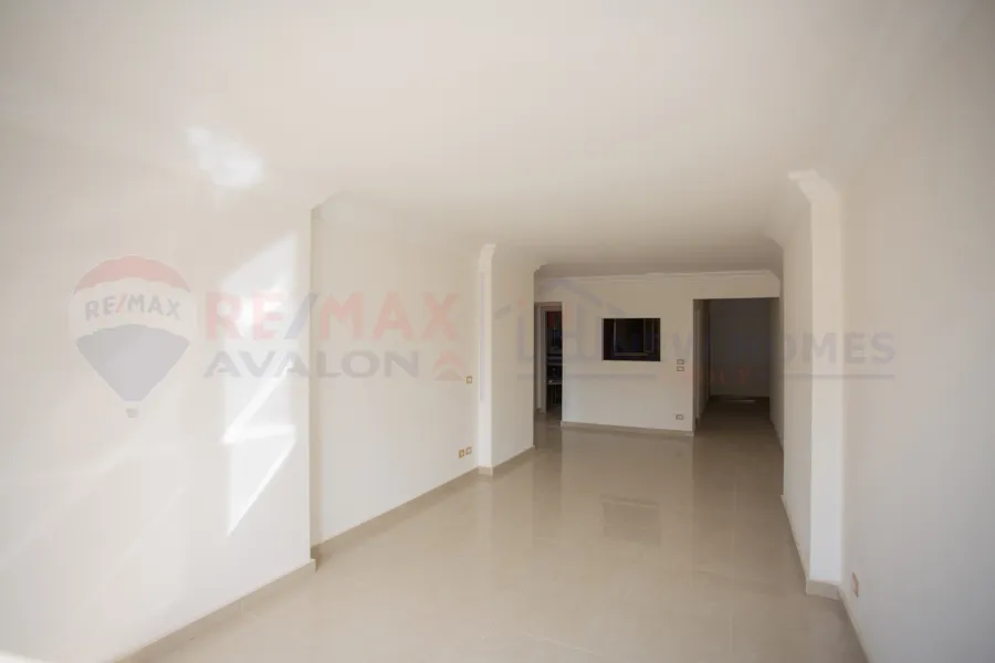 شقة للبيع 185 م لوران (متفرع من ش الاقبال)