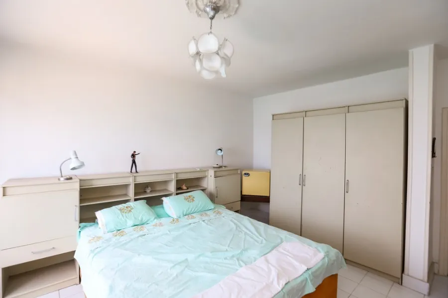 شقة مفروش للإيجار100م جليم ( علي البحر مباشرة)