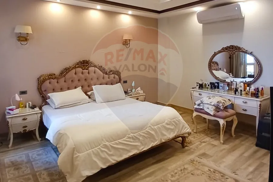 Apartment for sale El Shatby (University Bridge St.) 265 m